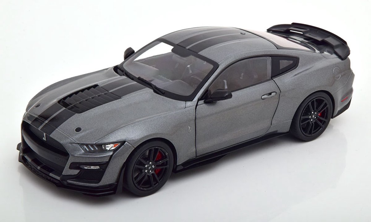 2020 Ford Shelby GT500 (Grijs/Zwart) (27 cm) 1/18 Solido {Modelauto - Schaalmodel - Model auto - Miniatuurauto}